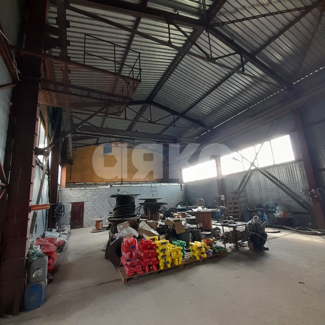 Фото №1: Коммерция 1047&nbsp;м², 1/2&nbsp;эт. - Волжский, ул. Горького, 45Б