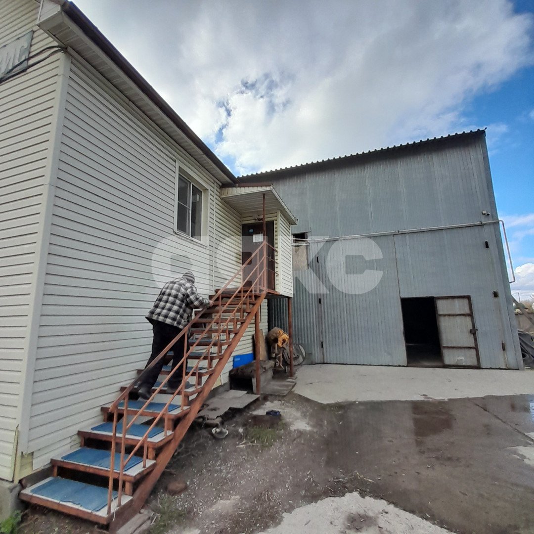 Фото №6: Коммерция 1047&nbsp;м², 1/2&nbsp;эт. - Волжский, ул. Горького, 45Б