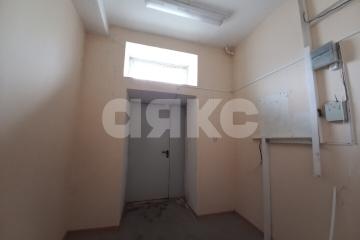 Фото №1: Коммерция 610 м², 1/5 эт. - Волгоград, р. Краснооктябрьский, пр-кт имени В.И. Ленина, 153