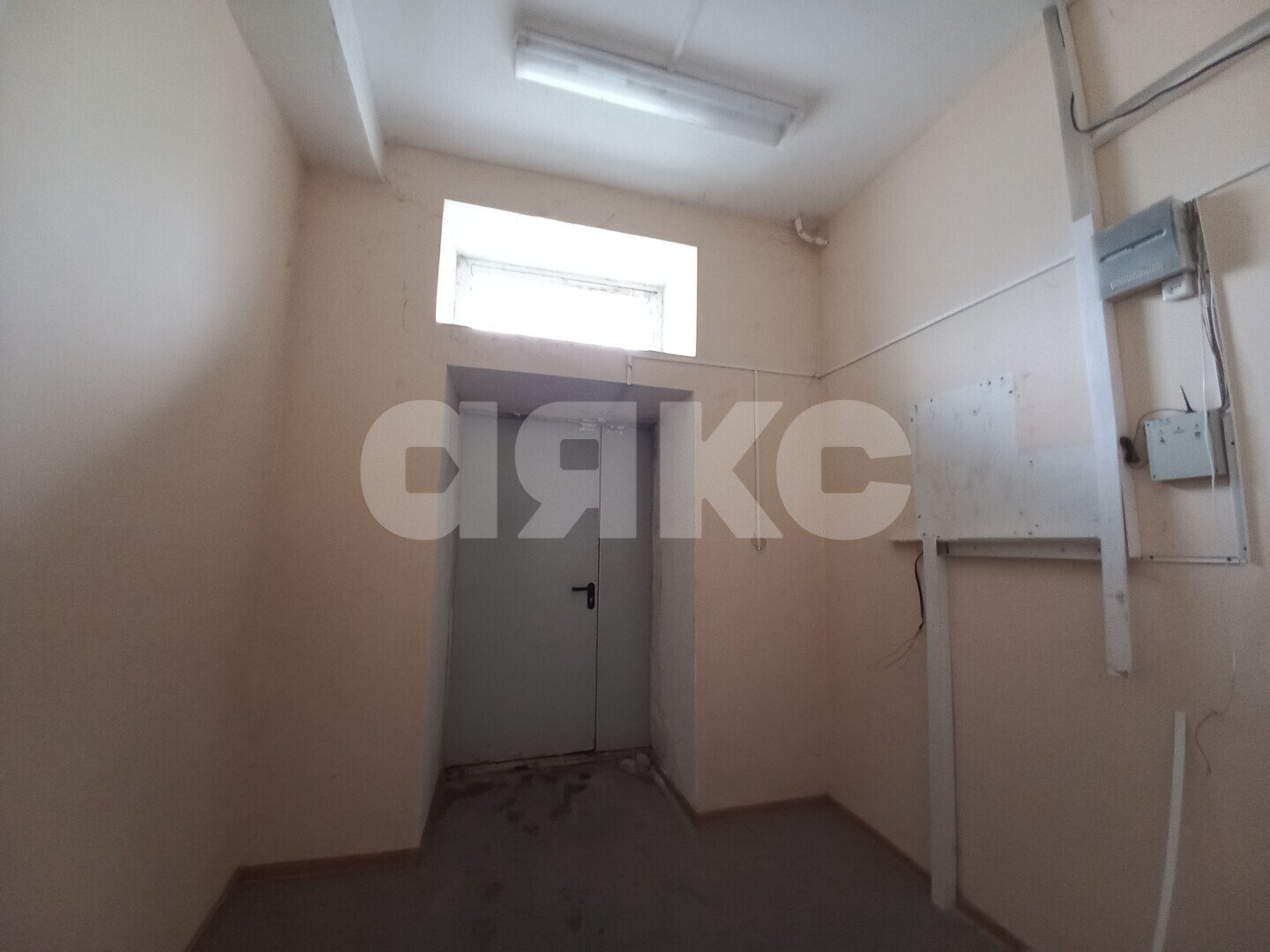 Фото №1: Коммерция 610&nbsp;м², 1/5&nbsp;эт. - Волгоград, р. Краснооктябрьский, пр-кт имени В.И. Ленина, 153