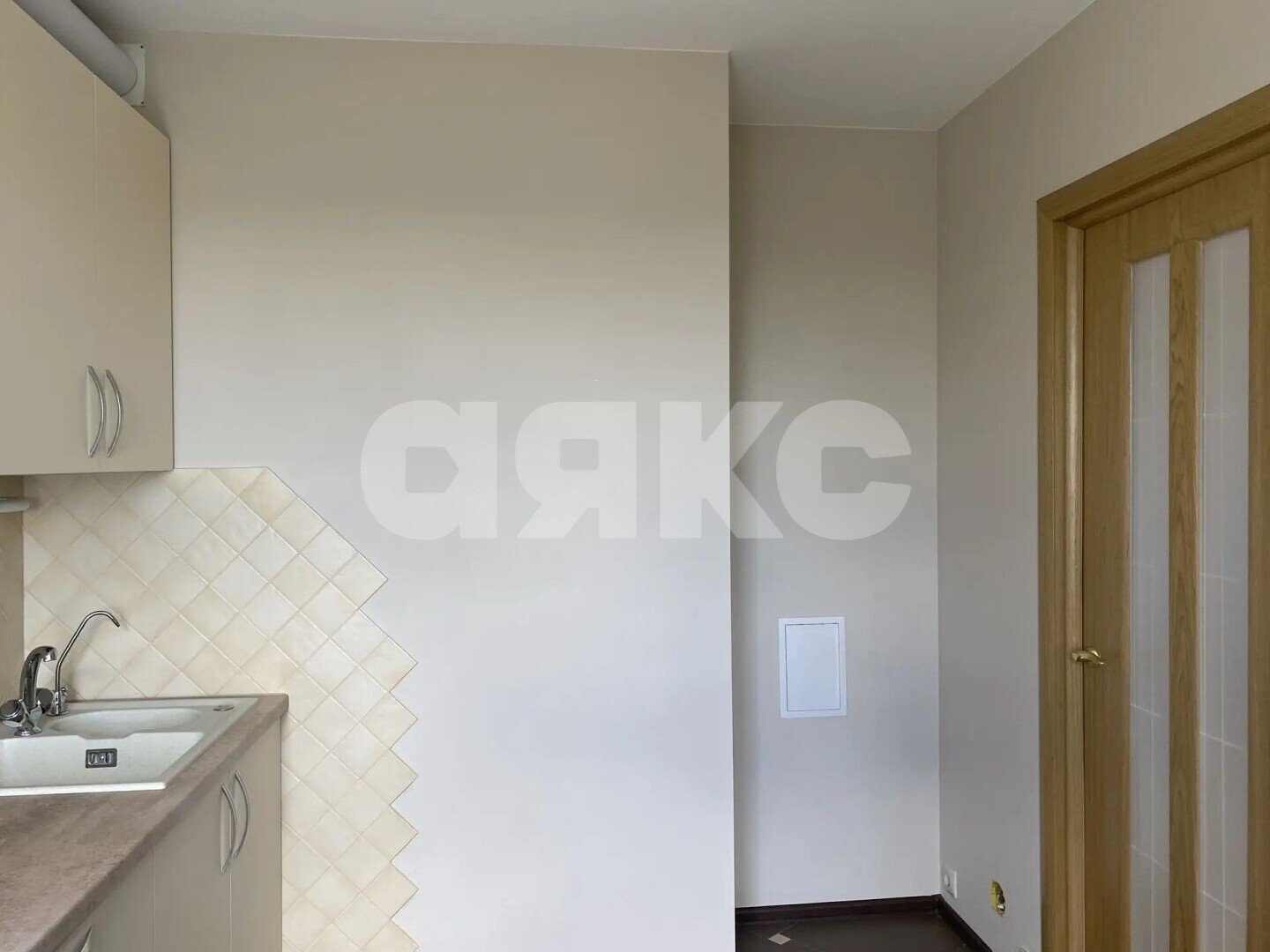 Фото №4: 3-комнатная квартира 58&nbsp;м², 2/5&nbsp;эт. - Волгоград, Центральный, мкр. 102-й, ул. Пархоменко, 27