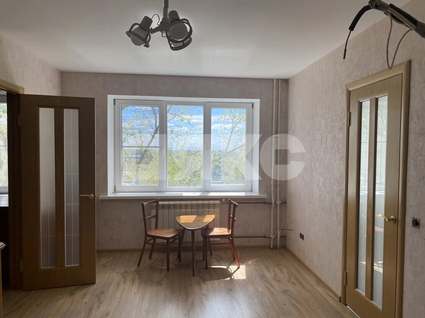 Фото №1: 3-комнатная квартира 58&nbsp;м², 2/5&nbsp;эт. - Волгоград, Центральный, мкр. 102-й, ул. Пархоменко, 27