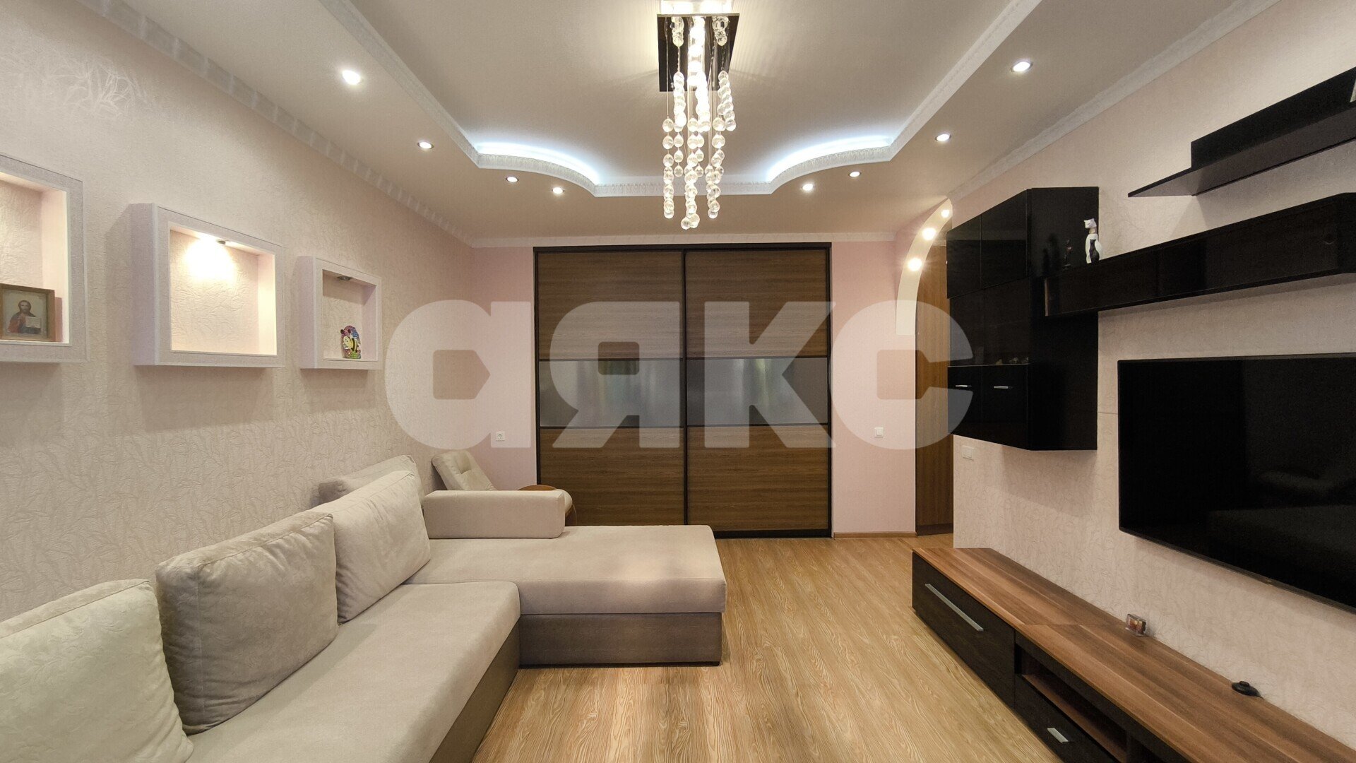 Фото №6: 2-комнатная квартира 65&nbsp;м², 3/12&nbsp;эт. - Горячий Ключ, мкр. Администрация, ул. Ленина, 195Г