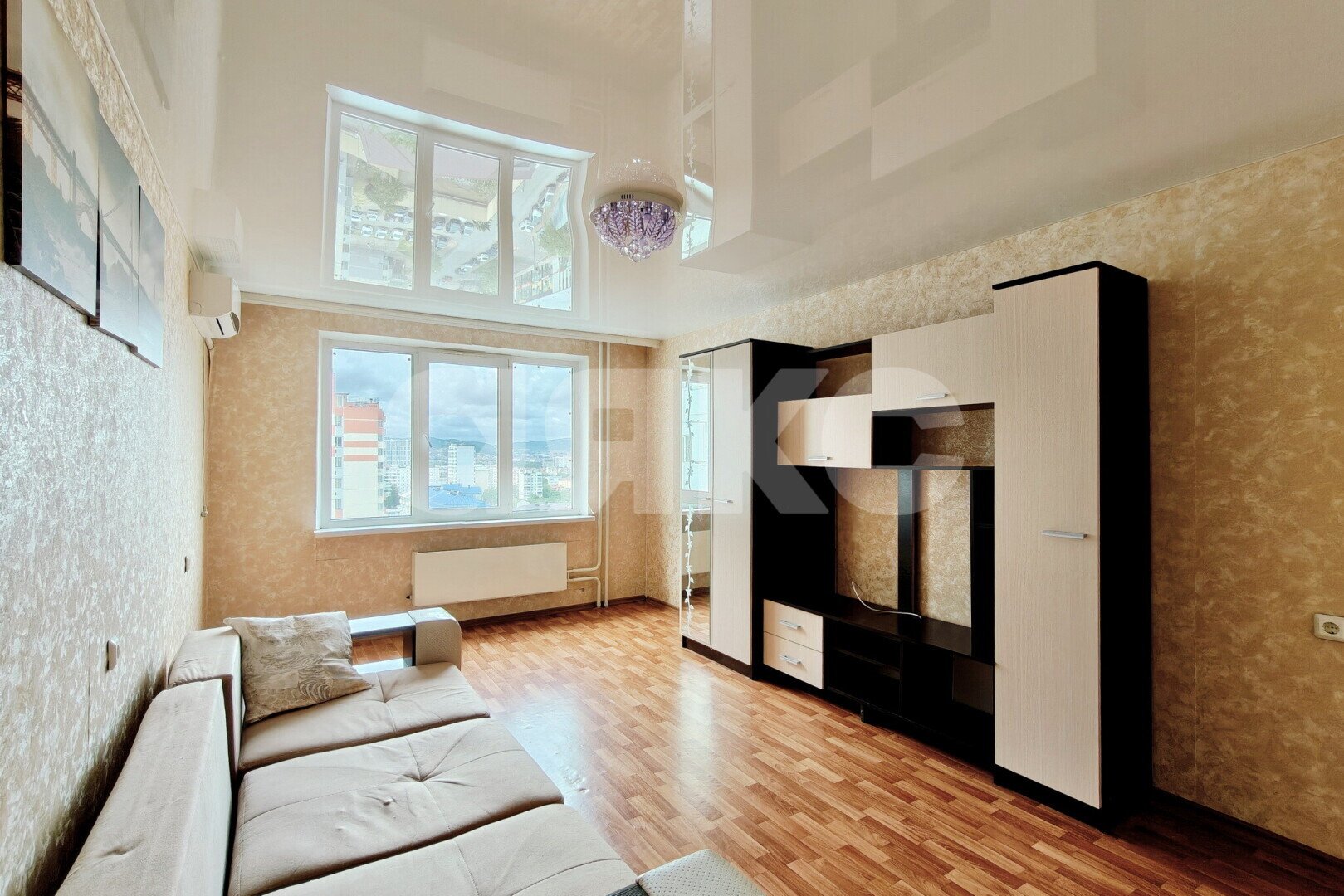 Фото №2: 2-комнатная квартира 70&nbsp;м², 13/16&nbsp;эт. - Новороссийск, Приморский, мкр. 13-й, ул. Тобольская, 7А