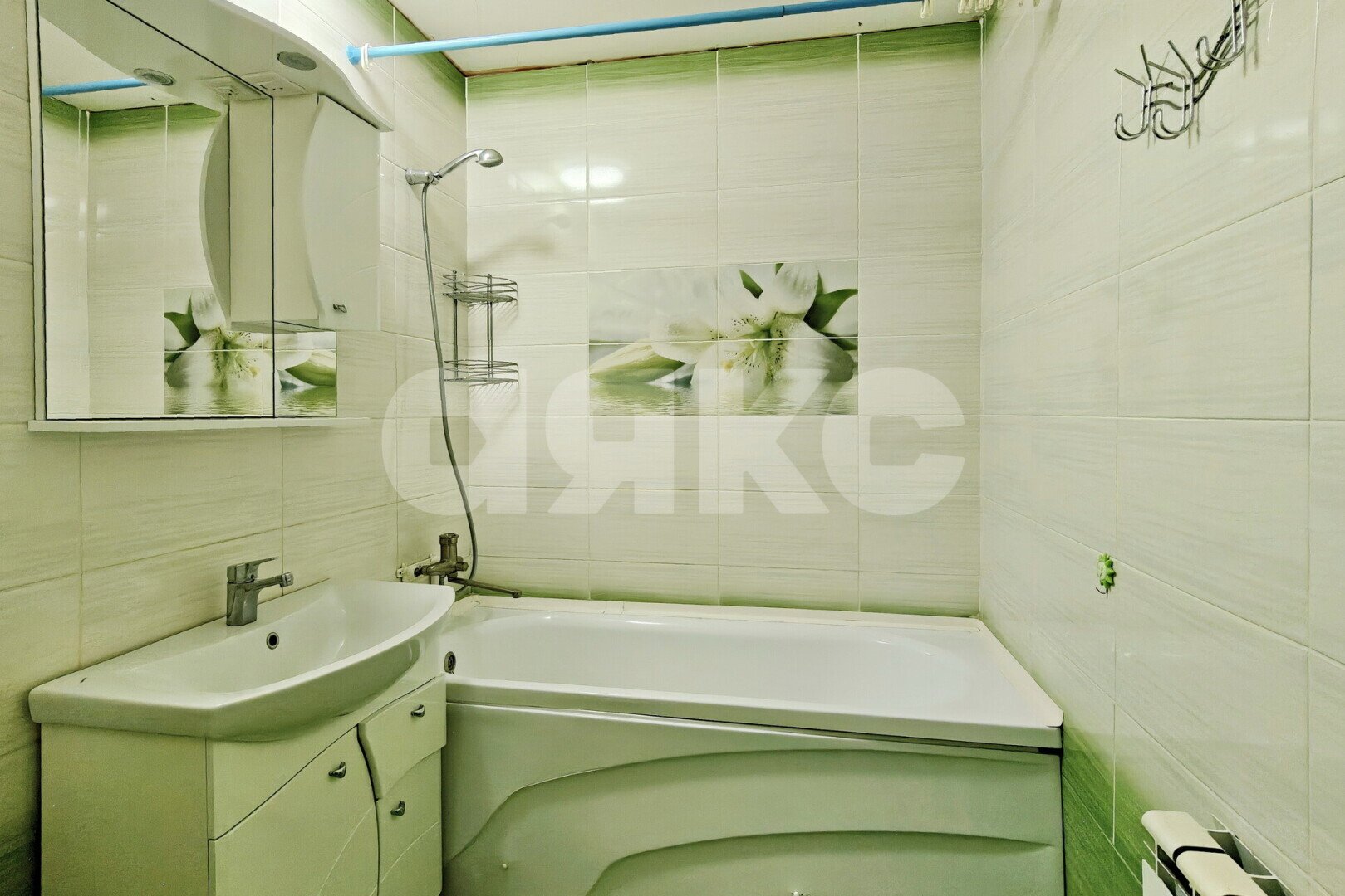 Фото №10: 2-комнатная квартира 70&nbsp;м², 13/16&nbsp;эт. - Новороссийск, Приморский, мкр. 13-й, ул. Тобольская, 7А