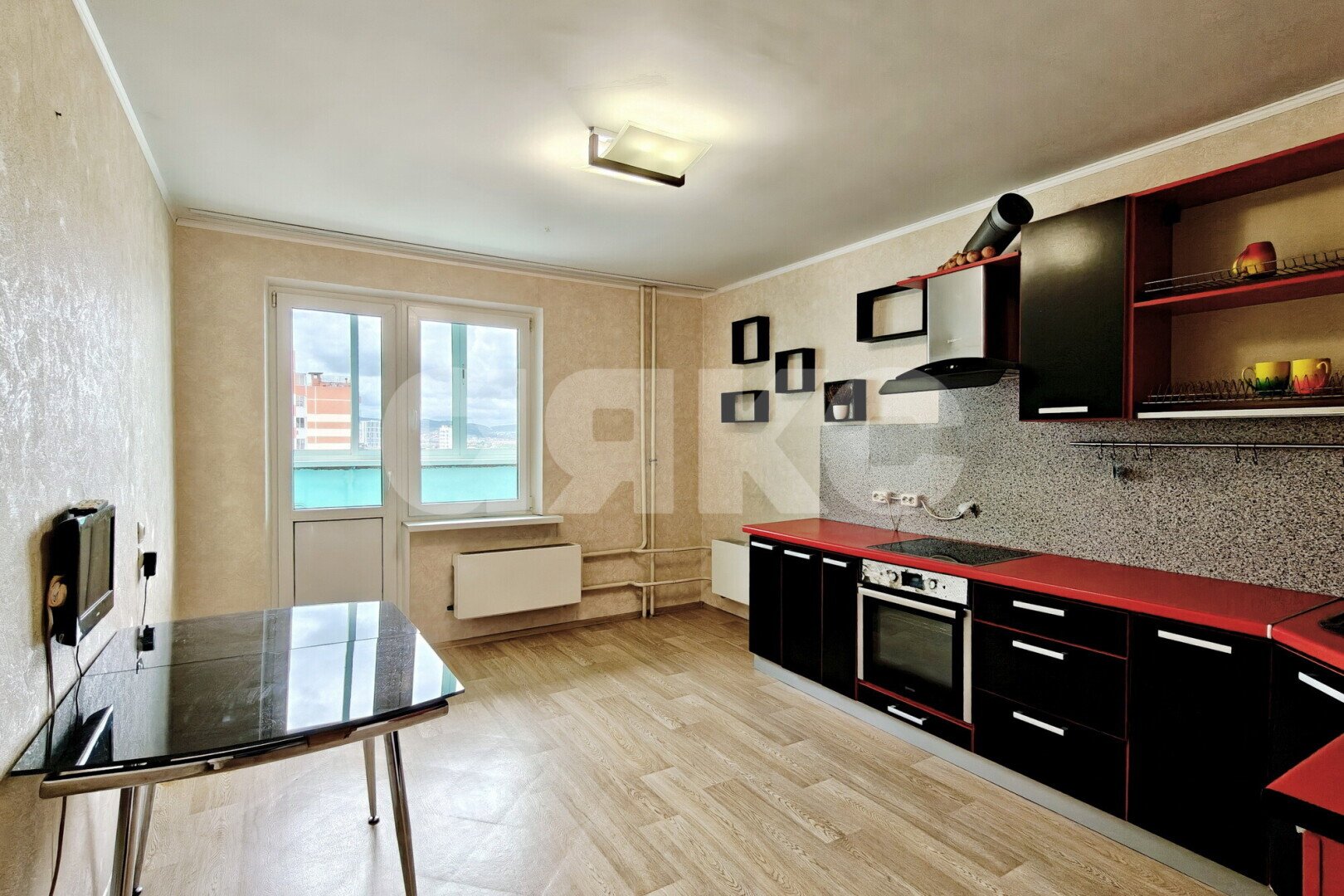 Фото №4: 2-комнатная квартира 70&nbsp;м², 13/16&nbsp;эт. - Новороссийск, Приморский, мкр. 13-й, ул. Тобольская, 7А