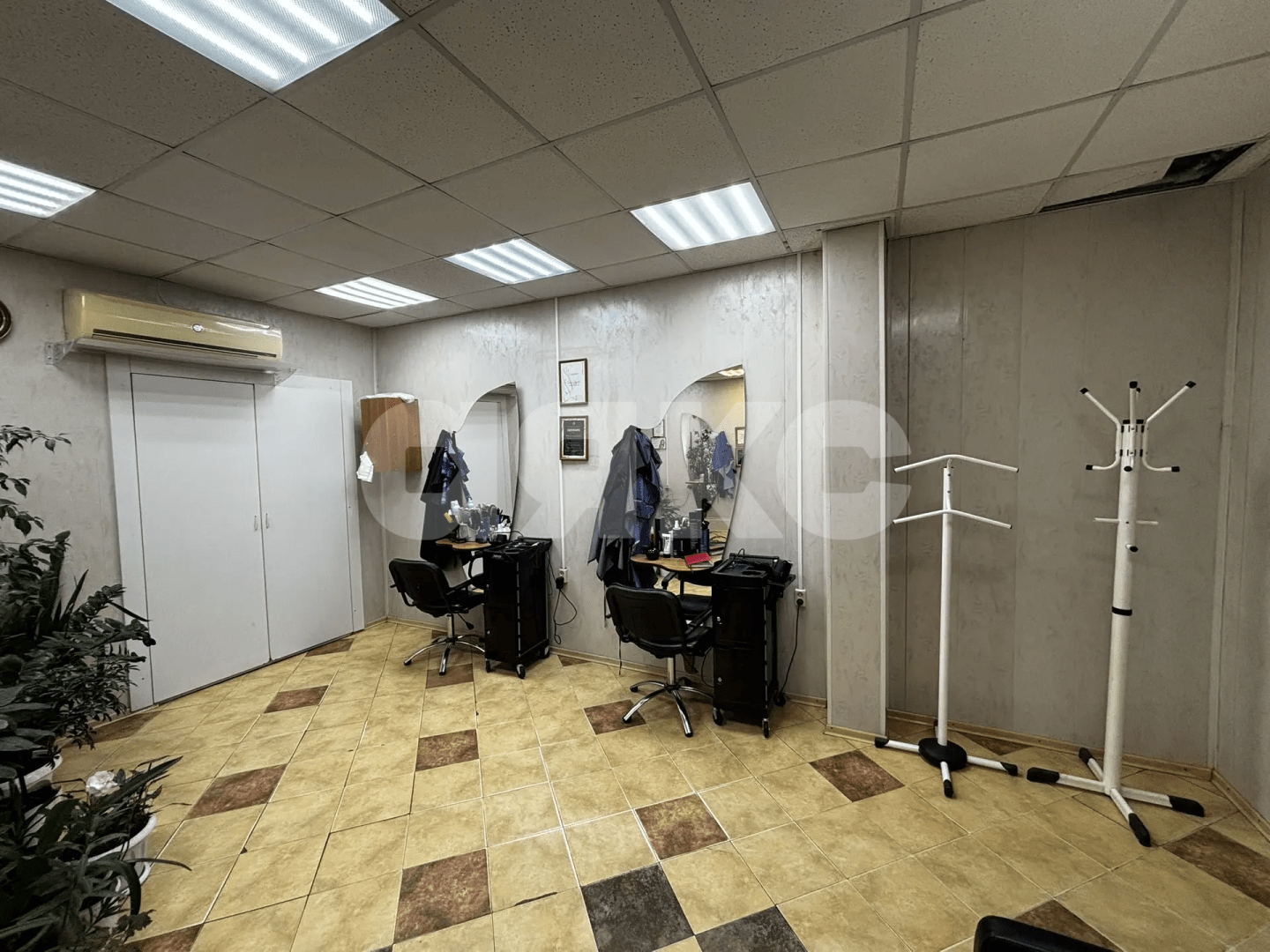 Фото №5: Коммерция 72&nbsp;м², 1/5&nbsp;эт. - Волгоград, р. Центральный, ул. Пархоменко, 64