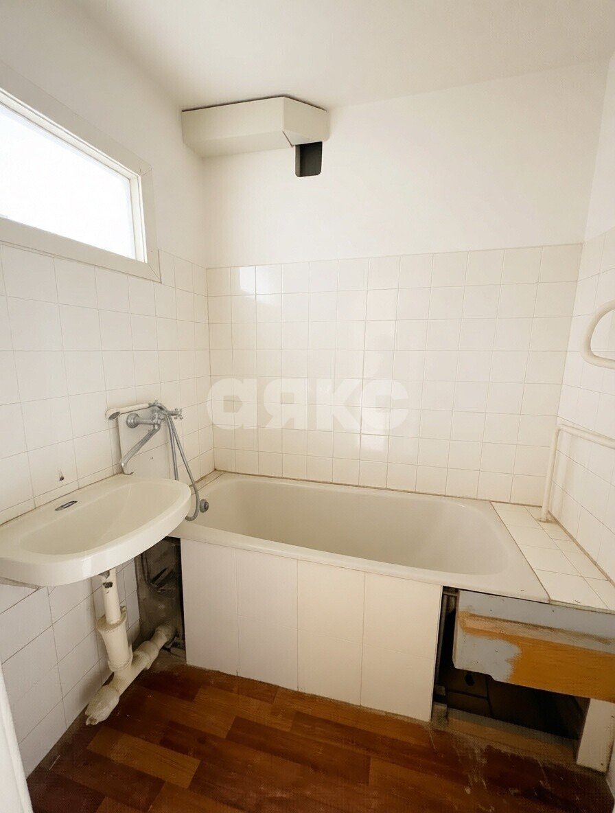 Фото №14: 3-комнатная квартира 63&nbsp;м², 3/5&nbsp;эт. - Майкоп, мкр. Центр, ул. площадь Ленина