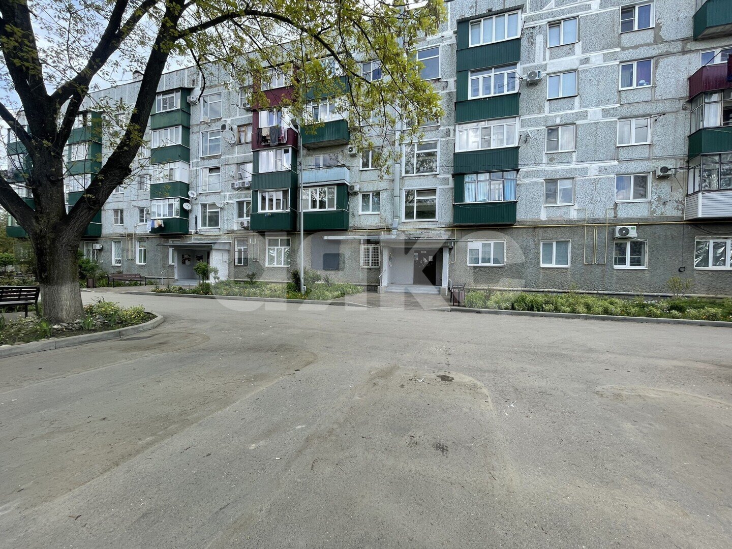 Фото №1: 3-комнатная квартира 63&nbsp;м², 3/5&nbsp;эт. - Майкоп, мкр. Центр, ул. площадь Ленина