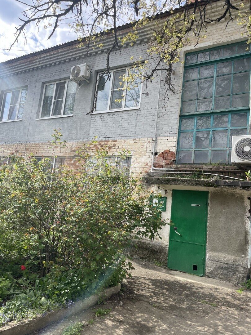 Фото №8: Комната 28&nbsp;м², 2/2&nbsp;эт. - Армавир, мкр. Черёмушки, ул. Новороссийская, 159А
