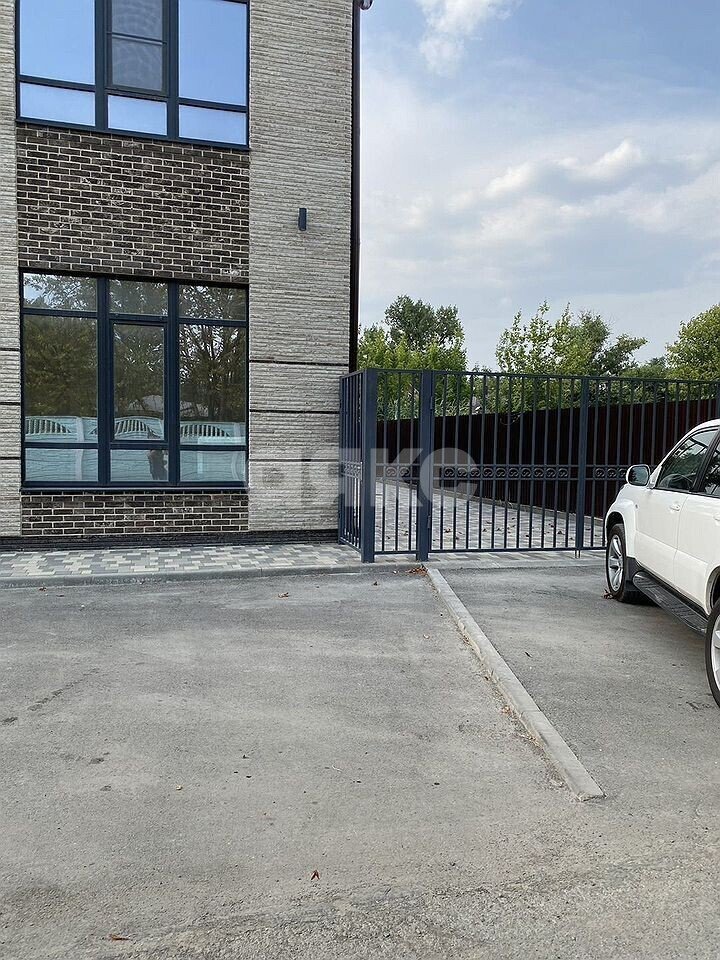 Фото №8: Коммерция 532&nbsp;м², 1/2&nbsp;эт. - Батайск, ул. Луначарского, 163