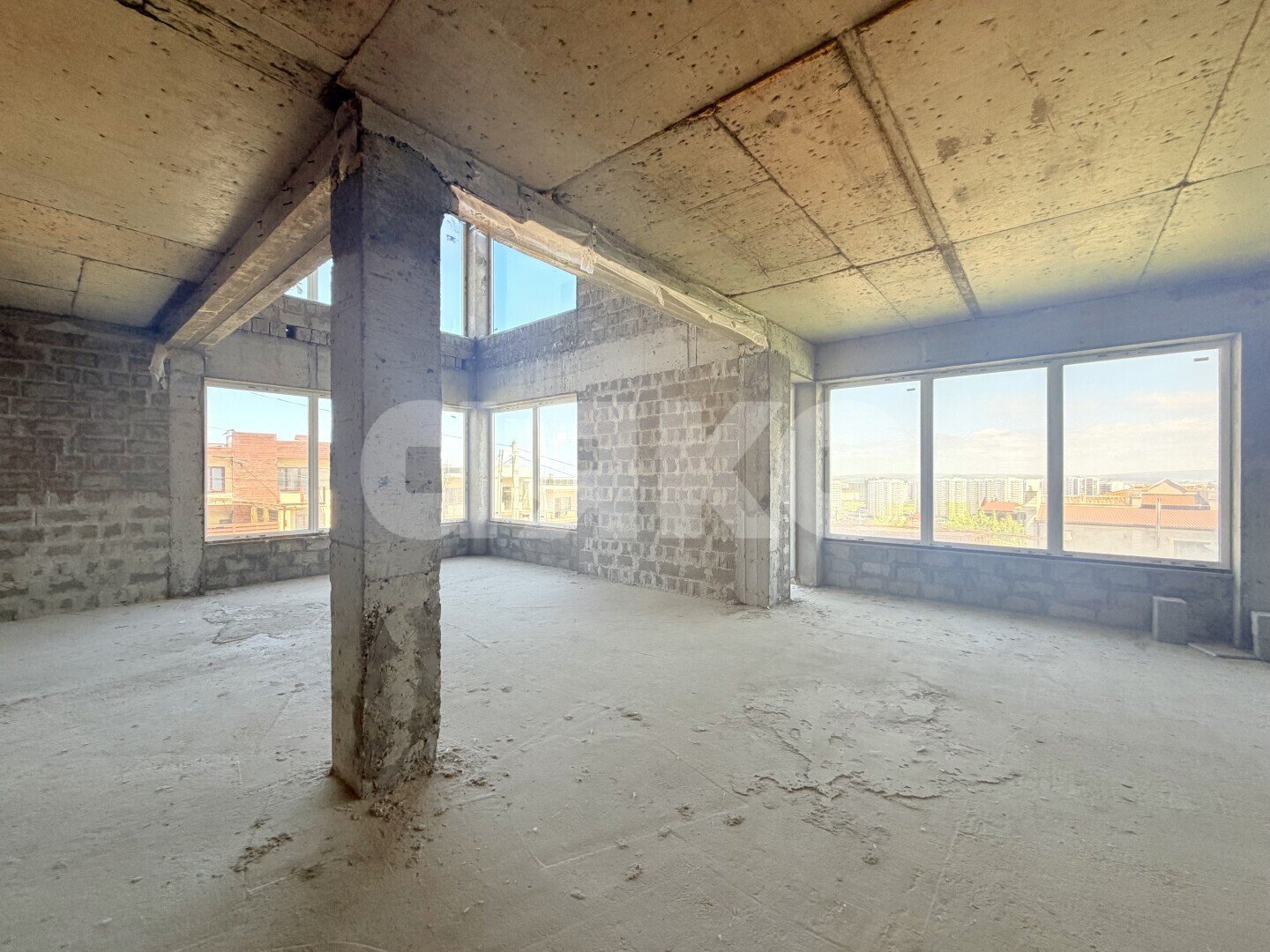Фото №2: Дом 497&nbsp;м² + 10&nbsp;сот., 3&nbsp;эт. - Супсех, ул. Дизайнерская, 24