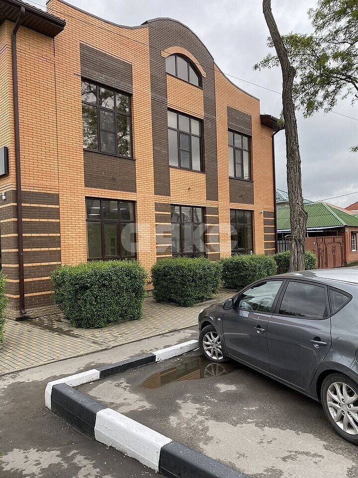 Фото №1: Коммерция 490&nbsp;м², 1/2&nbsp;эт. - Батайск, ул. Энгельса, 60