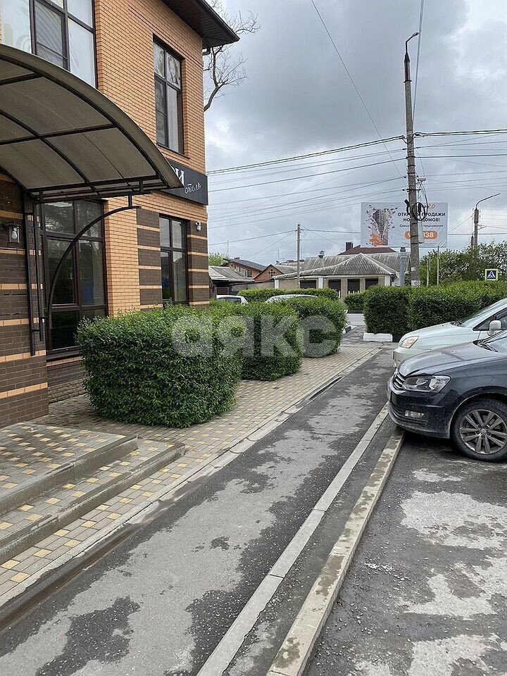 Фото №3: Коммерция 490&nbsp;м², 1/2&nbsp;эт. - Батайск, ул. Энгельса, 60