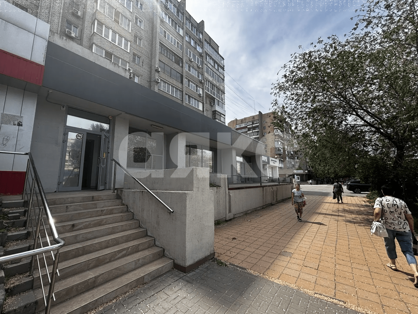 Фото №1: Коммерция 236&nbsp;м², 1/11&nbsp;эт. - Волгоград, Красноармейский, мкр. 613-й, пр-кт Героев Сталинграда, 40