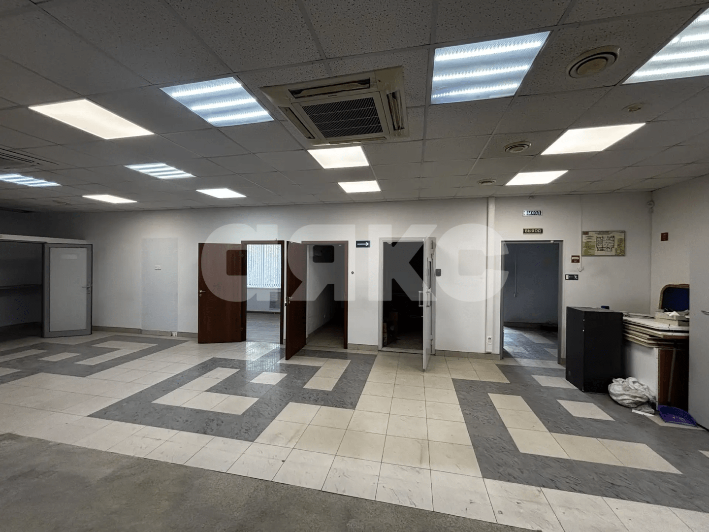 Фото №10: Коммерция 236&nbsp;м², 1/11&nbsp;эт. - Волгоград, Красноармейский, мкр. 613-й, пр-кт Героев Сталинграда, 40