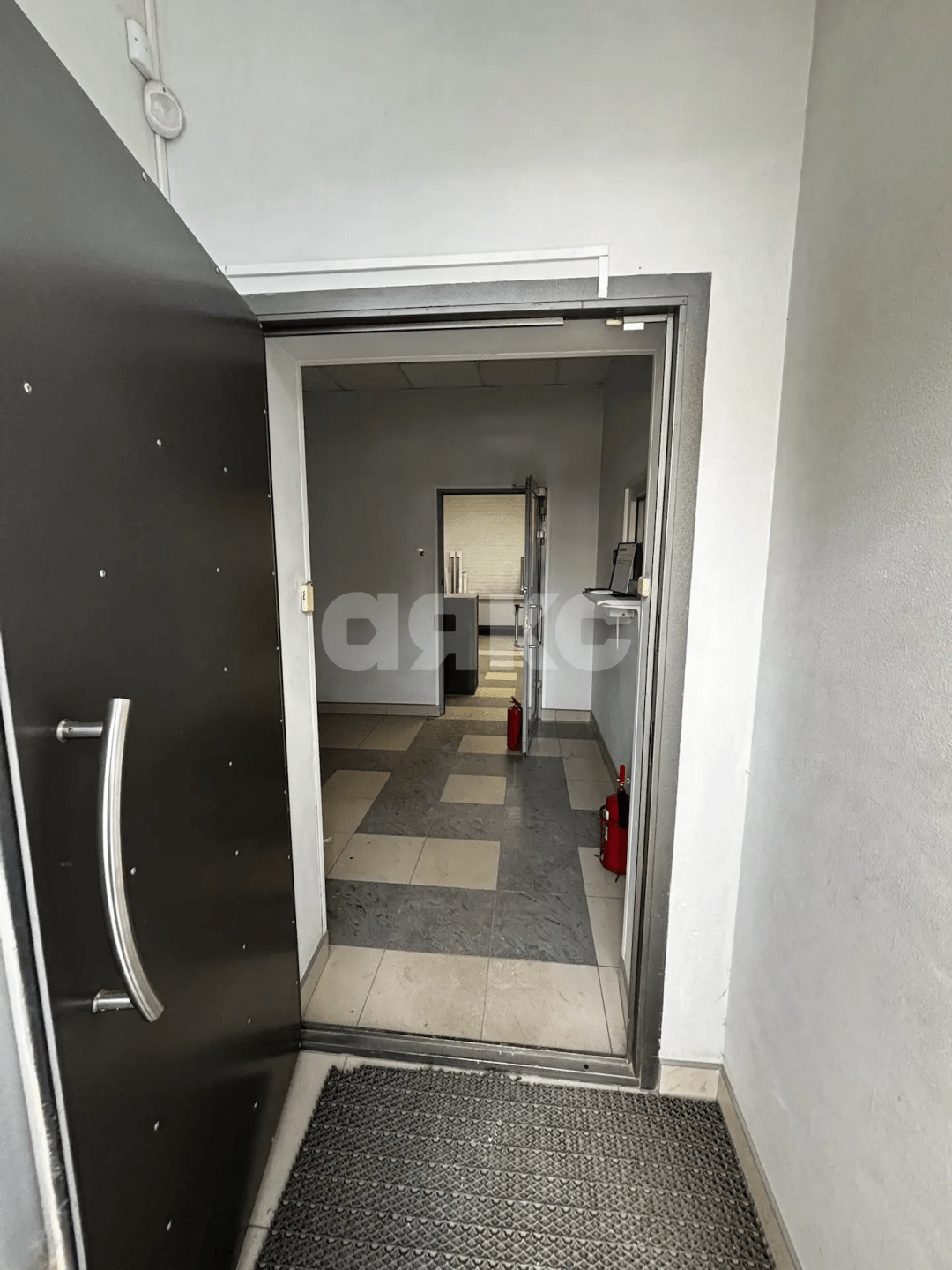 Фото №25: Коммерция 236&nbsp;м², 1/11&nbsp;эт. - Волгоград, Красноармейский, мкр. 613-й, пр-кт Героев Сталинграда, 40