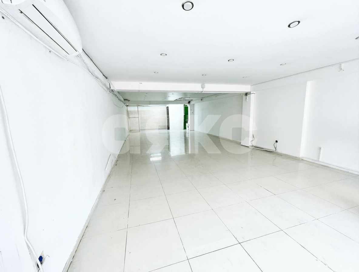 Фото №4: Коммерция 80&nbsp;м², 1/9&nbsp;эт. - Сочи, Центральный, мкр. Новый Сочи, ул. Клубничная, 76