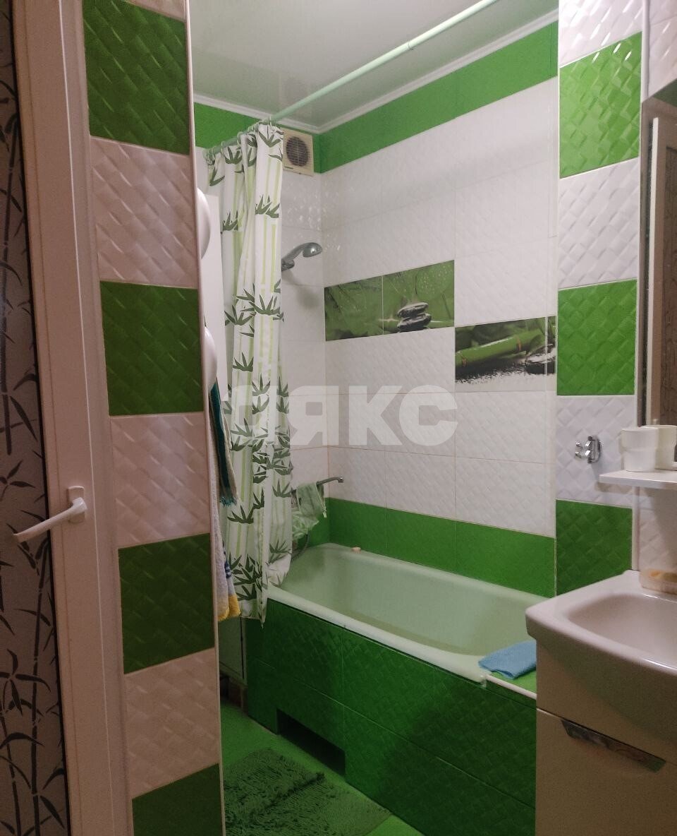 Фото №6: 2-комнатная квартира 42&nbsp;м², 5/5&nbsp;эт. - Мелитополь, р. Микро, пр-кт 50-летия Победы, 46