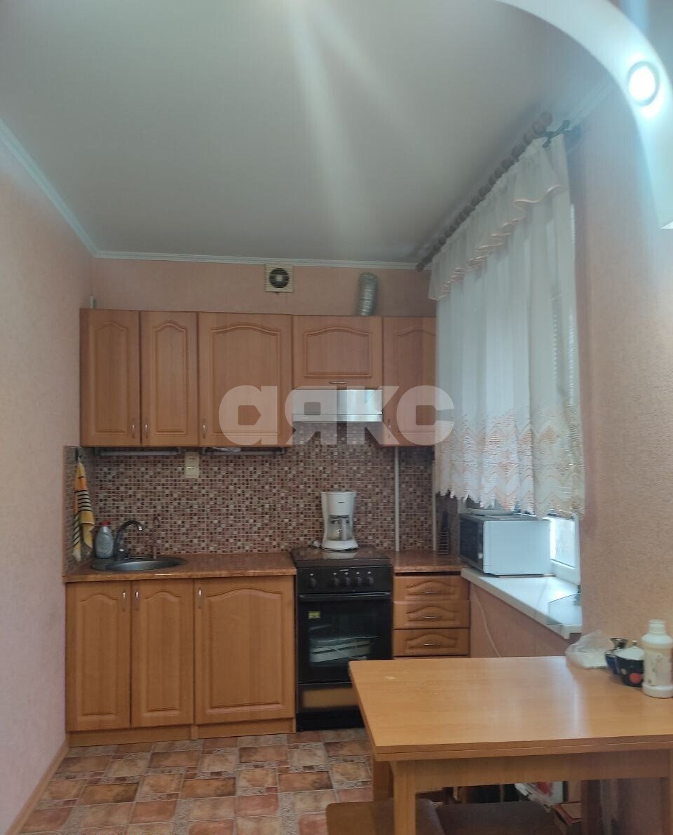 Фото №1: 2-комнатная квартира 42&nbsp;м², 5/5&nbsp;эт. - Мелитополь, р. Микро, пр-кт 50-летия Победы, 46