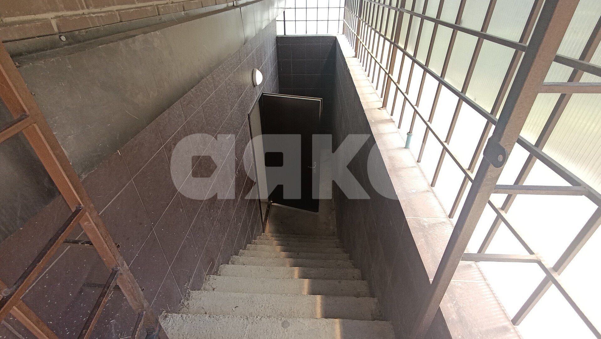 Фото №6: Коммерция 15&nbsp;м², -1/9&nbsp;эт. - Горячий Ключ, мкр. Администрация, ул. Объездная, 18Ак8