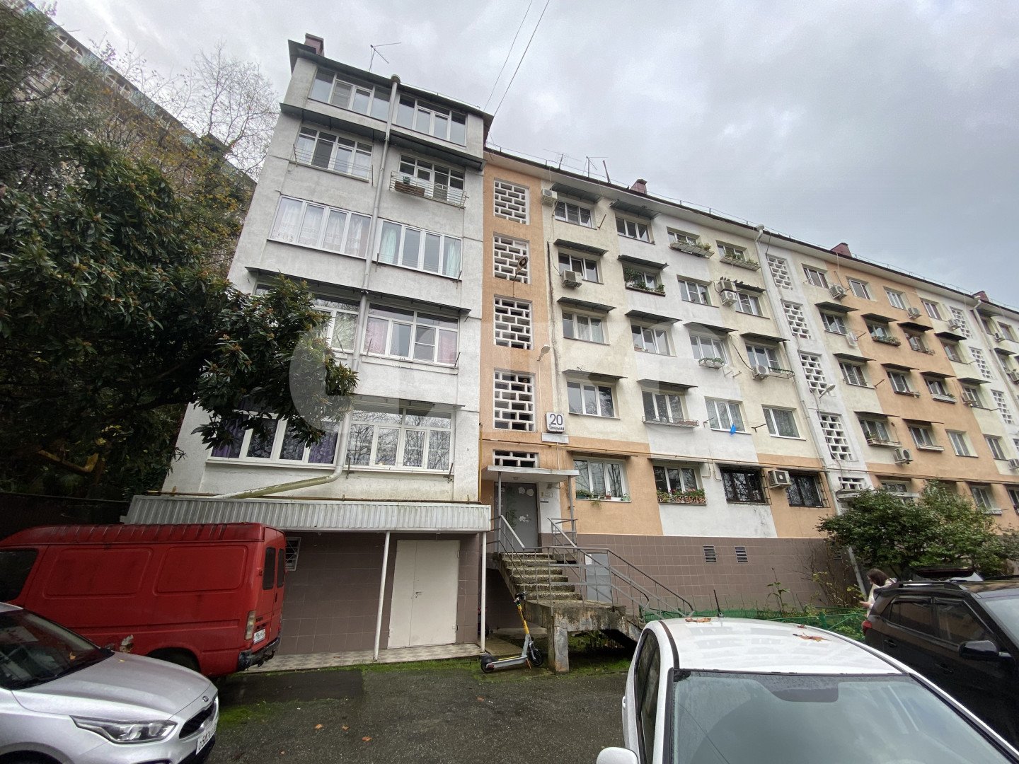 Фото №1: 3-комнатная квартира 41&nbsp;м², 2/5&nbsp;эт. - Сочи, Центральный, мкр. Завокзальный, ул. Тоннельная, 20