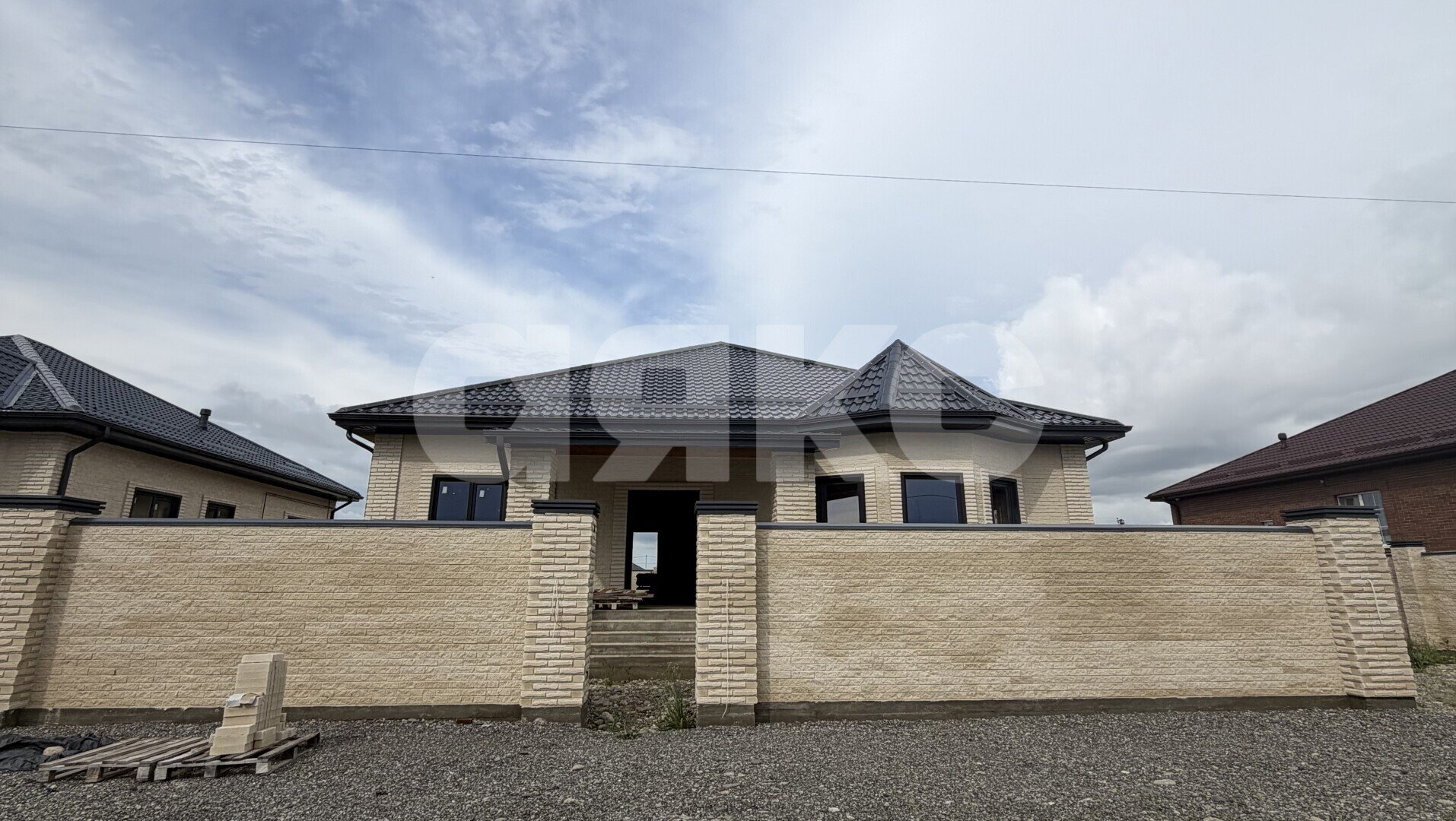 Фото №1: Дом 200&nbsp;м² + 6.6&nbsp;сот., 1&nbsp;эт. - Гавердовский, пер. Клубный, 1В