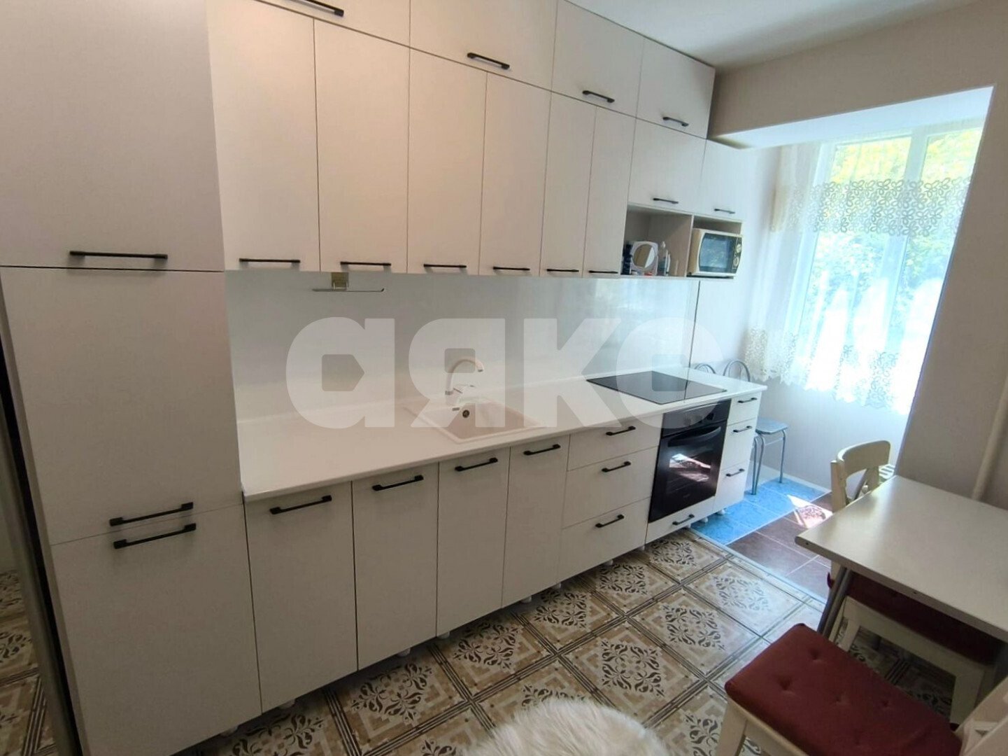 Фото №4: Комната 21&nbsp;м², 2/5&nbsp;эт. - Геленджик, ул. Орджоникидзе, 35