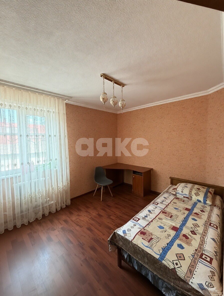 Фото №10: 2-комнатная квартира 73&nbsp;м², 4/4&nbsp;эт. - Майкоп, мкр. квартал Черёмушки, ул. 12 Марта, 161А