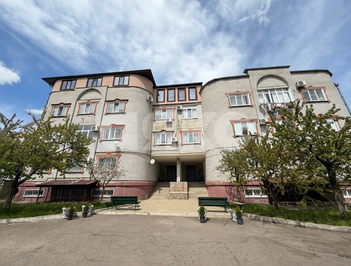 Фото №6: 2-комнатная квартира 73&nbsp;м², 4/4&nbsp;эт. - Майкоп, мкр. квартал Черёмушки, ул. 12 Марта, 161А