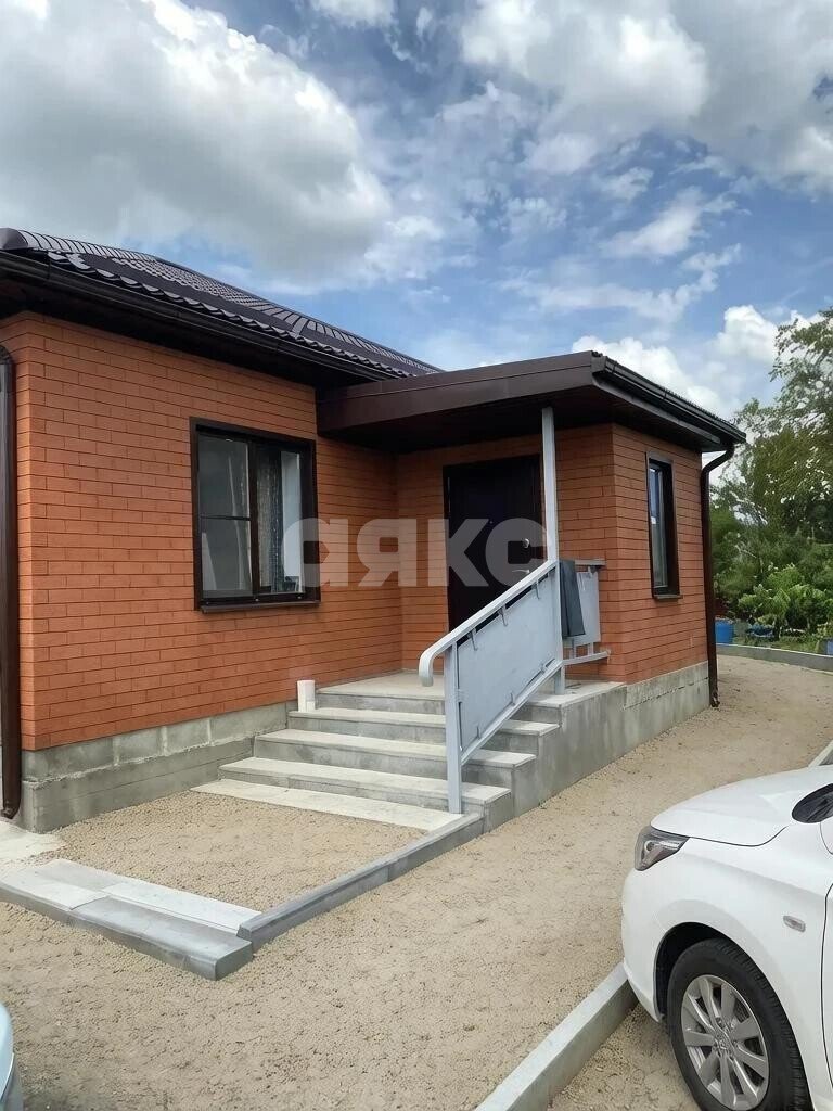 Фото №1: Дом 105&nbsp;м² + 5.5&nbsp;сот., 1&nbsp;эт. - Армавир, мкр. СНТ Урупское, пр-д 6-й Декоративный, 6