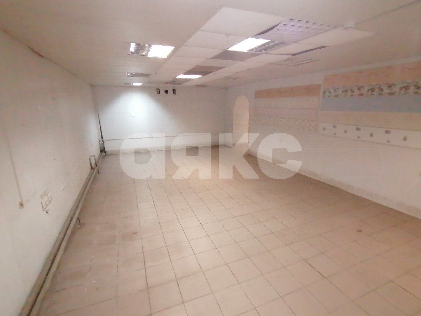 Фото №1: Торговое помещение 540&nbsp;м², -1/5&nbsp;эт. - Волгоград, Кировский, мкр. Развилка, ул. Кирова, 145