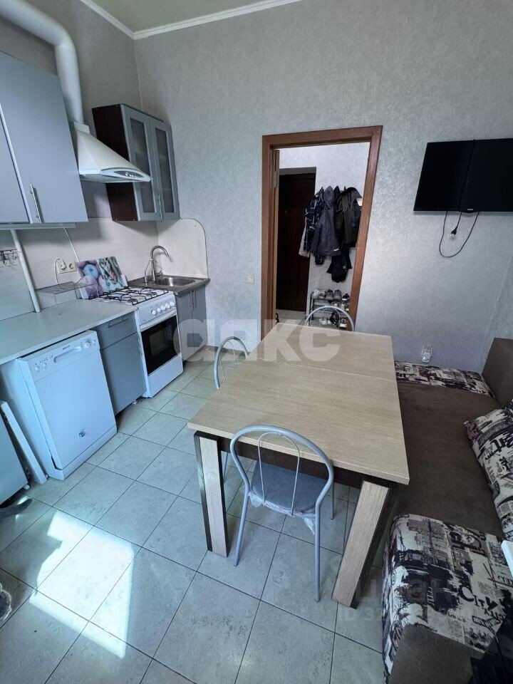 Фото №4: 1-комнатная квартира 49&nbsp;м², 2/5&nbsp;эт. - Геленджик, мкр. 5-й, ул. Кабардинская, 18