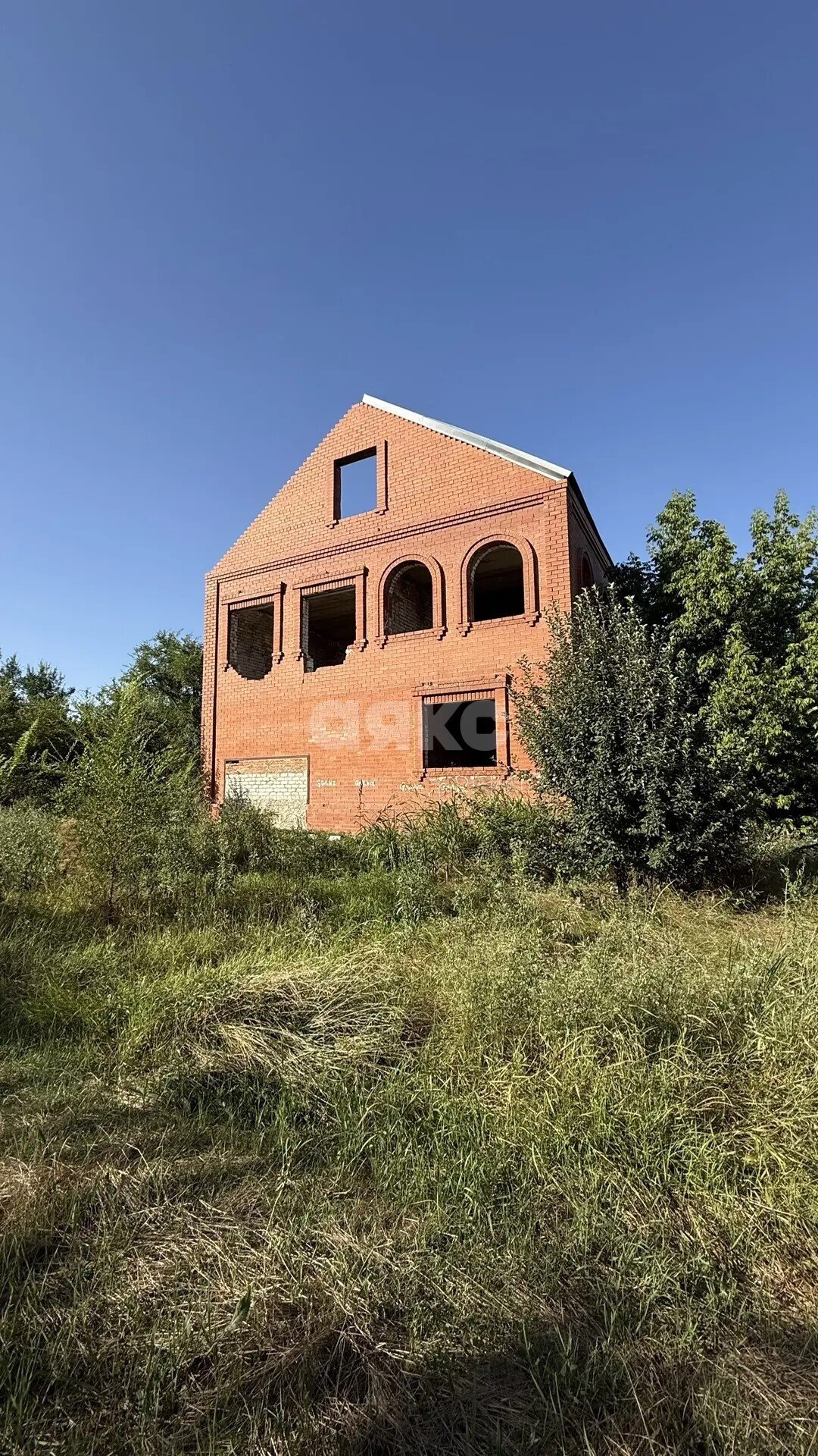 Фото №1: Дом 235&nbsp;м² + 10&nbsp;сот., 2&nbsp;эт. - Новокубанск, п. КНИИТИМ, ул. Сибирская, 41