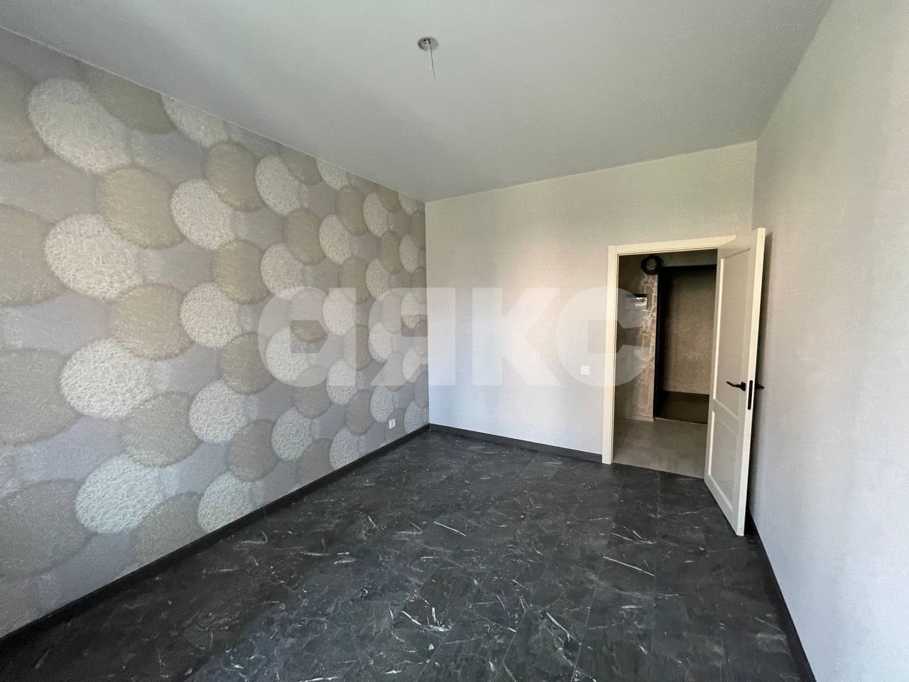 Фото №3: 2-комнатная квартира 75&nbsp;м², 1/4&nbsp;эт. - Горячий Ключ, Администрация, с. коттеджный посёлок Царское, ул. Владимирская, 20