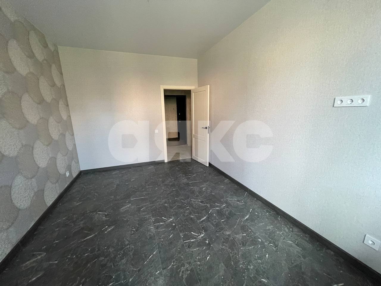 Фото №7: 2-комнатная квартира 75&nbsp;м², 1/4&nbsp;эт. - Горячий Ключ, Администрация, с. коттеджный посёлок Царское, ул. Владимирская, 20