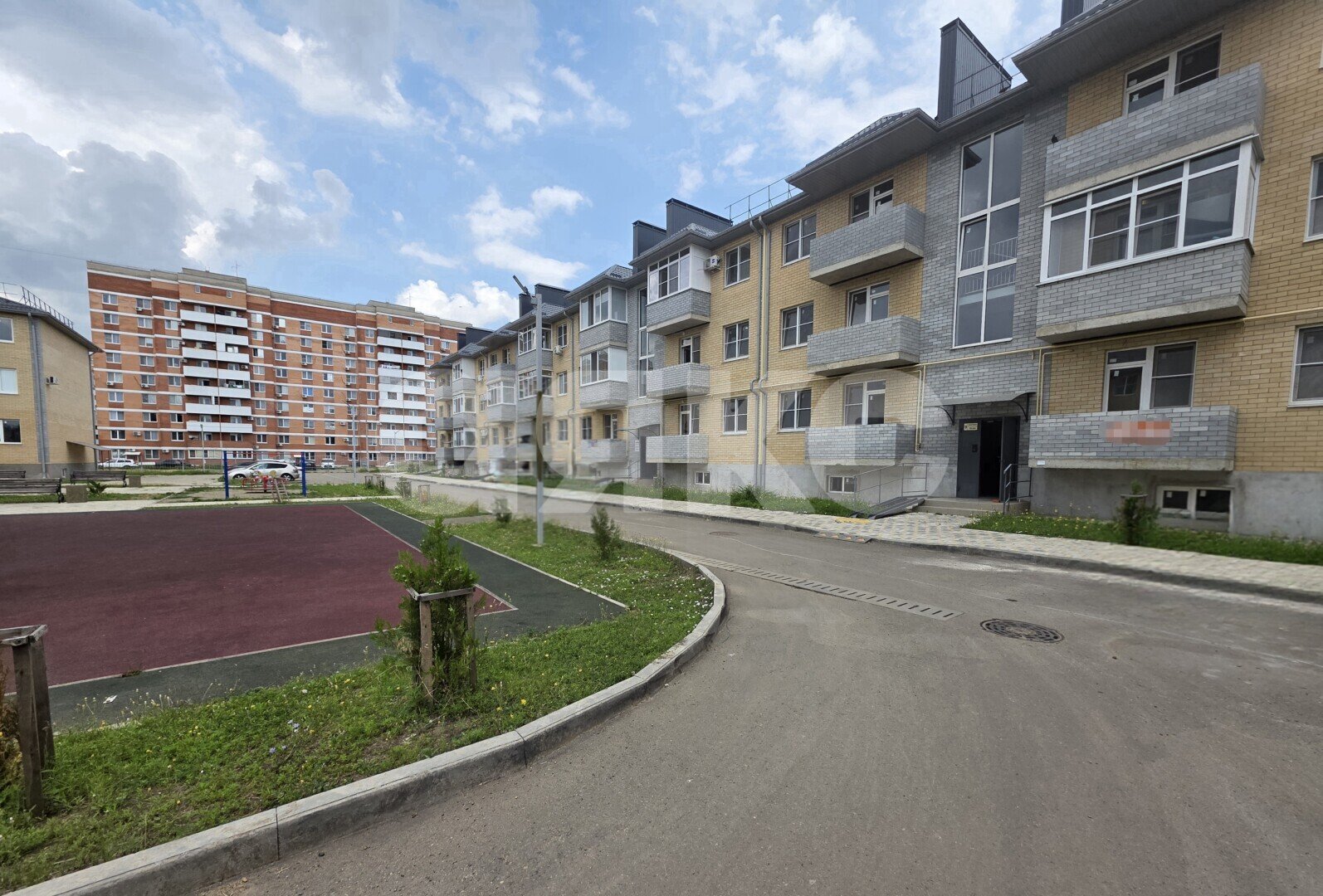 Фото №1: 2-комнатная квартира 59&nbsp;м², 1/3&nbsp;эт. - Кореновск, мкр. 10-й, ул. Таманская, 3к2