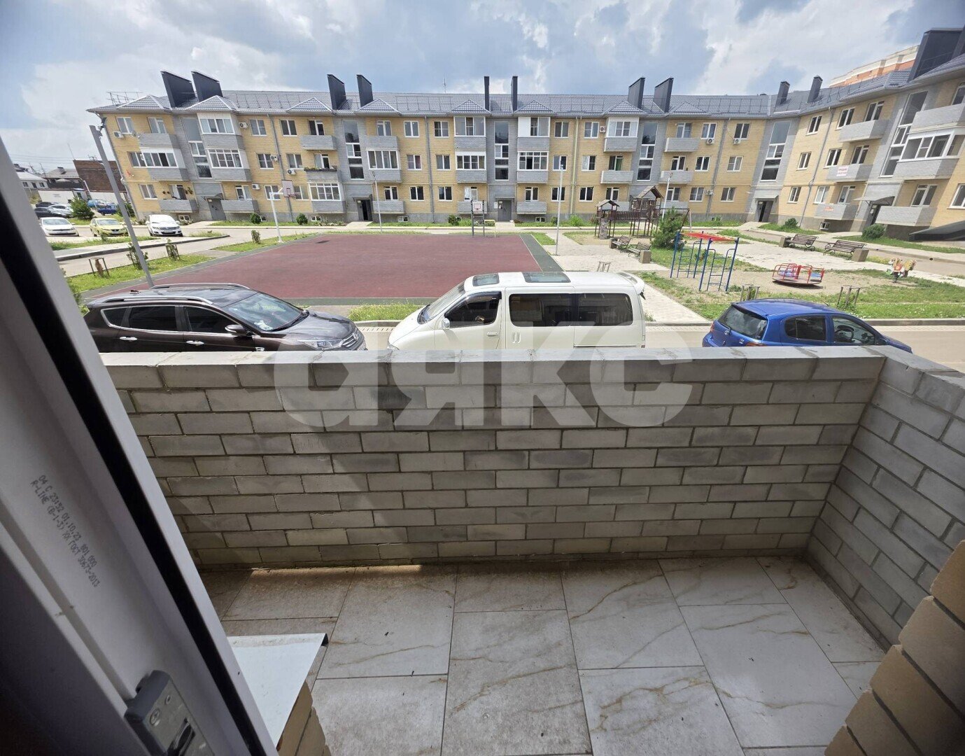 Фото №4: 2-комнатная квартира 59&nbsp;м², 1/3&nbsp;эт. - Кореновск, мкр. 10-й, ул. Таманская, 3к2