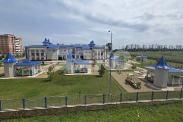 Фото №1: 2-комнатная квартира 80 м², 3/3 эт. - Кореновск, мкр. 10-й, ул. Таманская, 3к2