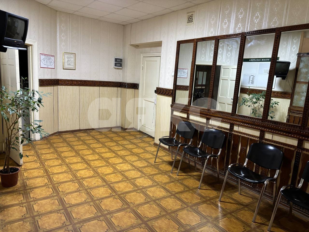 Фото №12: Коммерция 313&nbsp;м², 1/8&nbsp;эт. - Волгоград, р. Тракторозаводский, ул. Дзержинского, 15