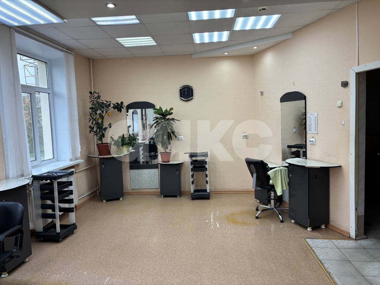 Фото №3: Коммерция 313&nbsp;м², 1/8&nbsp;эт. - Волгоград, р. Тракторозаводский, ул. Дзержинского, 15