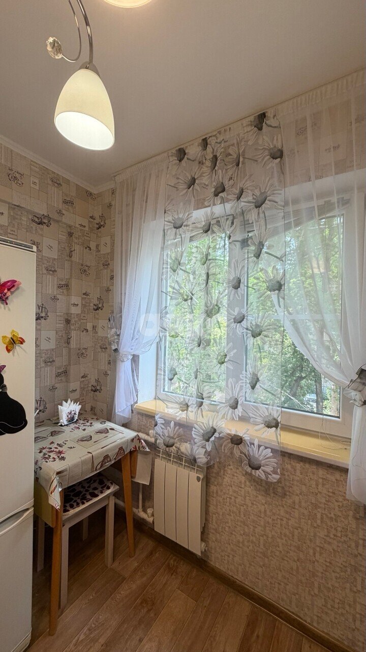 Фото №3: 2-комнатная квартира 49&nbsp;м², 3/5&nbsp;эт. - Волгоград, Дзержинский, п. Ангарский, ул. Тургенева, 4