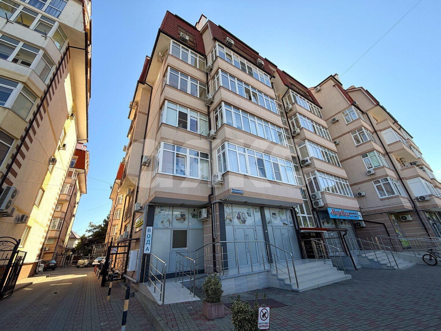 Фото №1: 2-комнатная квартира 57&nbsp;м², 7/7&nbsp;эт. - Геленджик, мкр. 5-й, ул. Херсонская, 70
