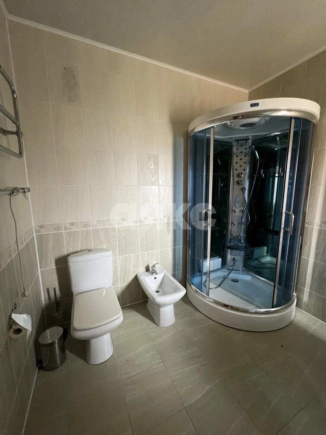 Фото №8: Коммерция 184&nbsp;м², 1/2&nbsp;эт. - Луганская Народная Республика муниципальный округ Станично-Луганский