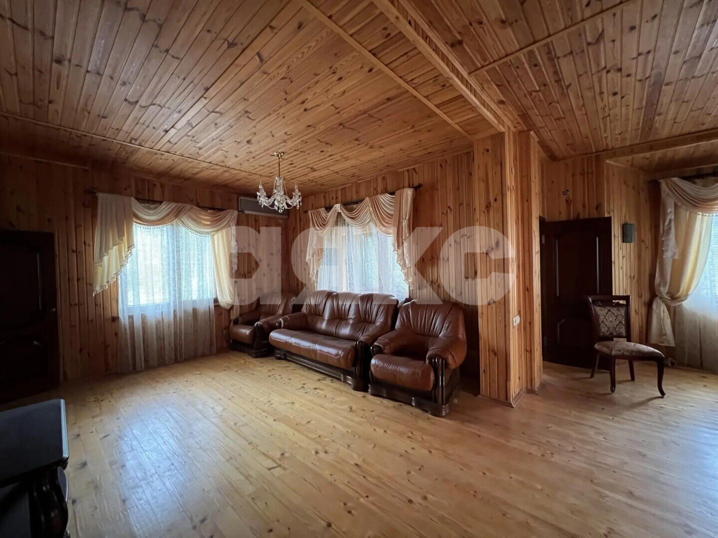 Фото №6: Коммерция 184&nbsp;м², 1/2&nbsp;эт. - Луганская Народная Республика муниципальный округ Станично-Луганский