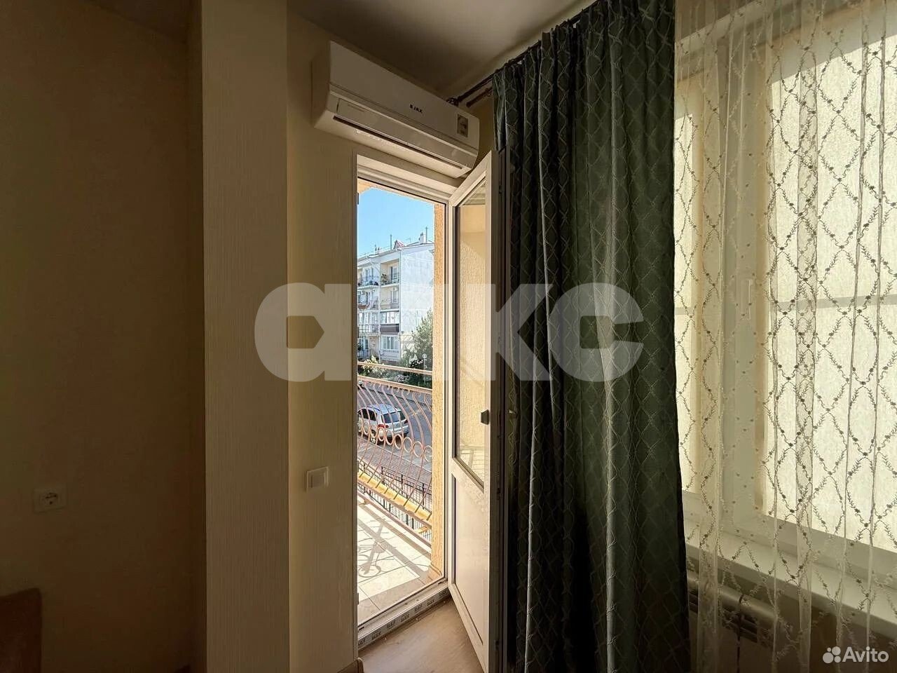 Фото №11: 1-комнатная квартира 36&nbsp;м², 2/4&nbsp;эт. - Геленджик, квартал Южный, мкр. ЖК Столичный Квартал, ул. Дивноморская, 37к11