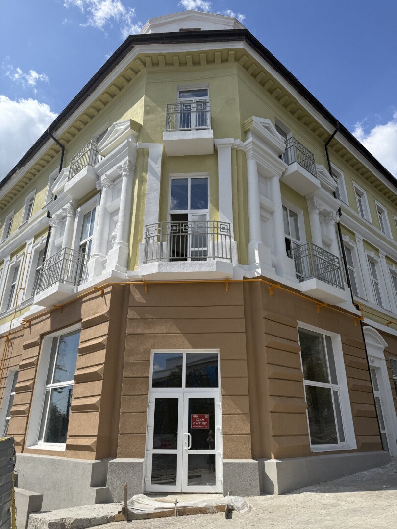 Фото №2: Торговое помещение 180&nbsp;м², 1/3&nbsp;эт. - Мариуполь, р. Жовтневый, пр-кт Ленина, 63/1