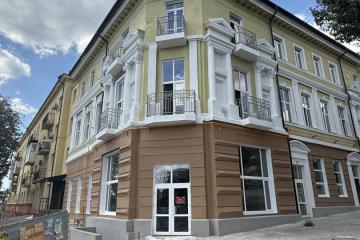 Фото №1: Торговое помещение 180&nbsp;м², 1/3&nbsp;эт. - Мариуполь, р. Жовтневый, пр-кт Ленина, 63/1