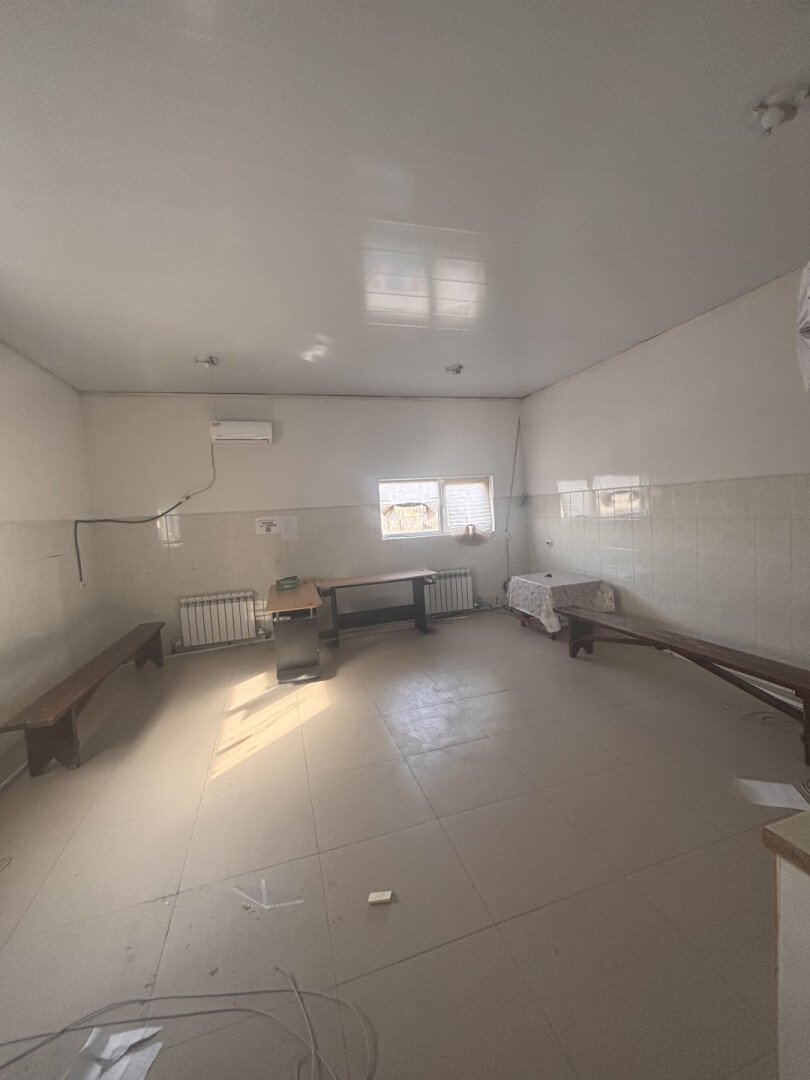 Фото №8: Коммерция 1600&nbsp;м², 1/2&nbsp;эт. - Мариуполь, р. Жовтневый, ул. Спортивная