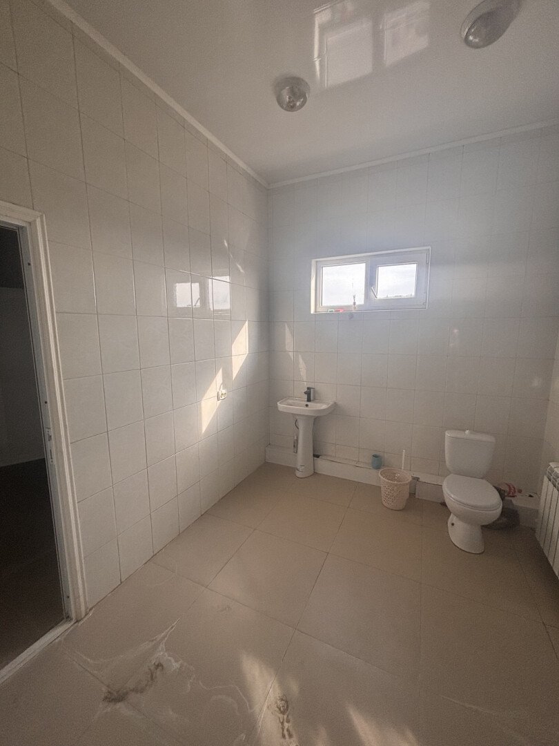 Фото №10: Коммерция 1600&nbsp;м², 1/2&nbsp;эт. - Мариуполь, р. Жовтневый, ул. Спортивная